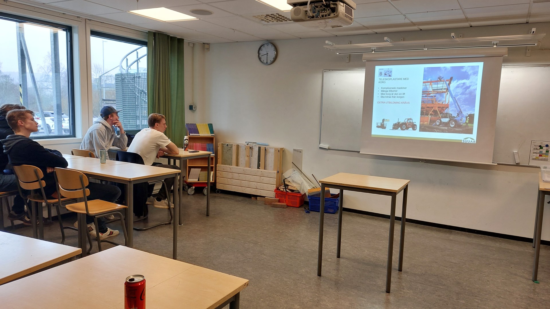 Bilden visar våra byggtreor på branschlektion.