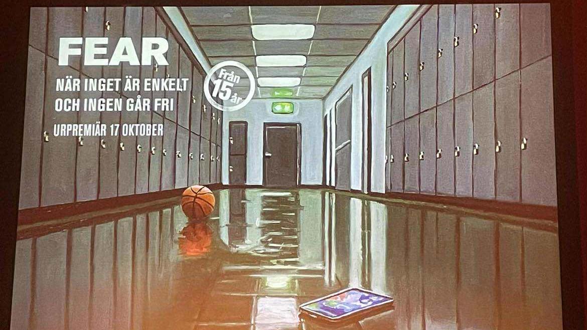 Bilden visar en poster av föreställningen Fear.