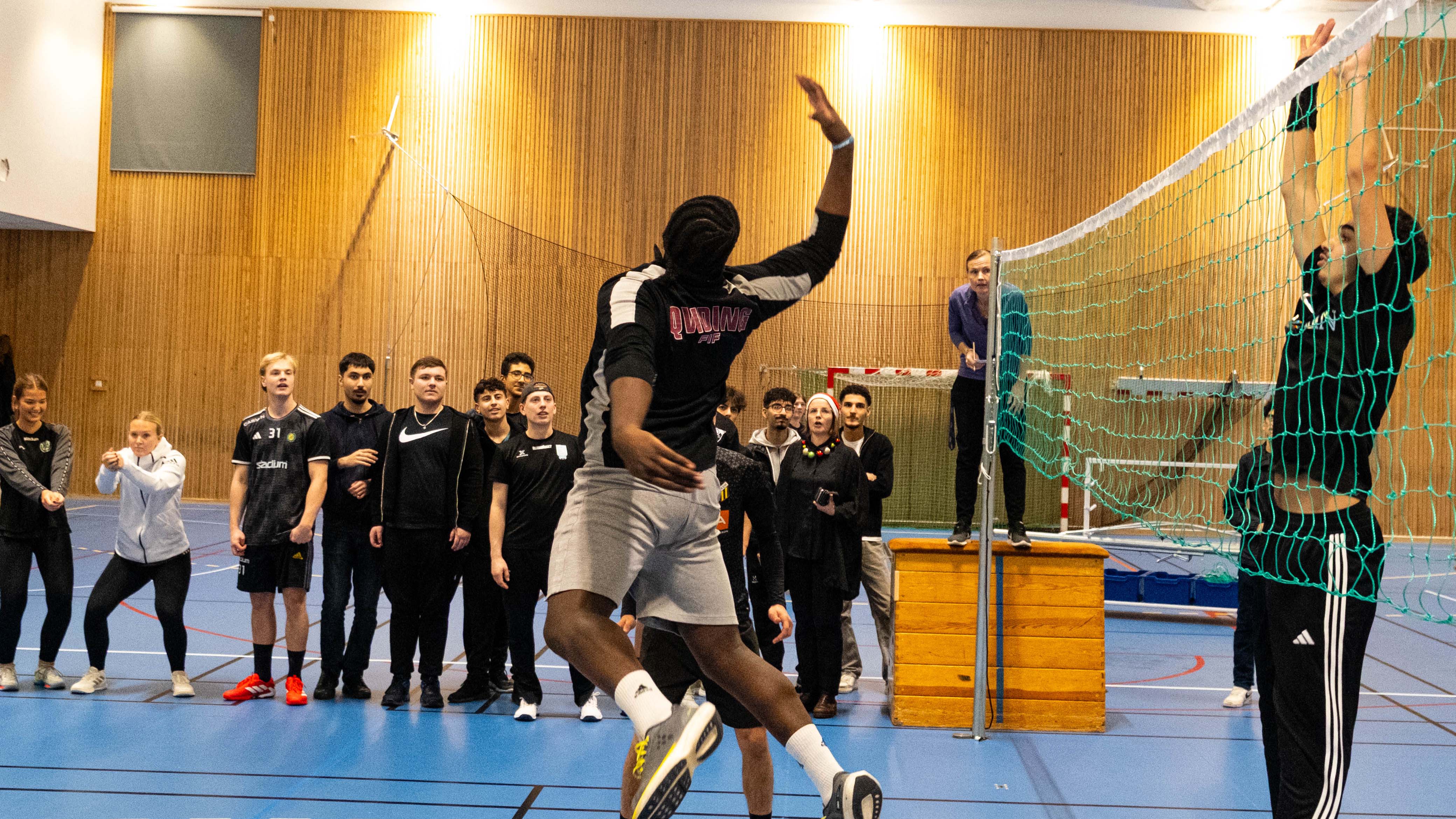 Bilden visar glada spelare.