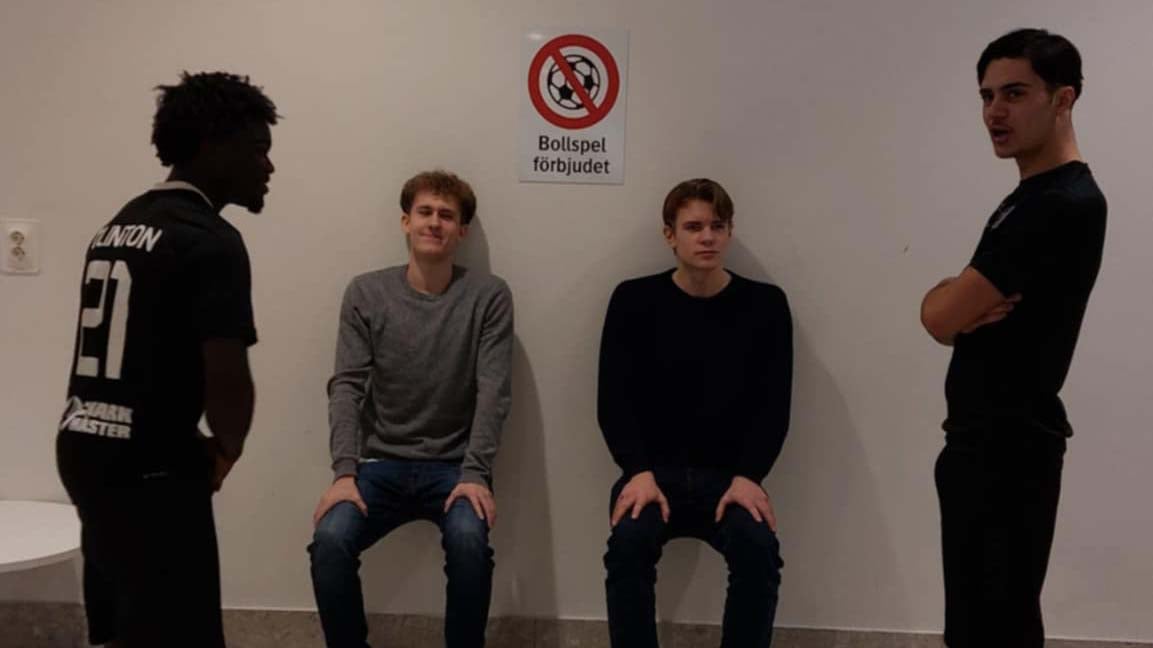 Bilden visar en tävling som Elevkåren fixat.