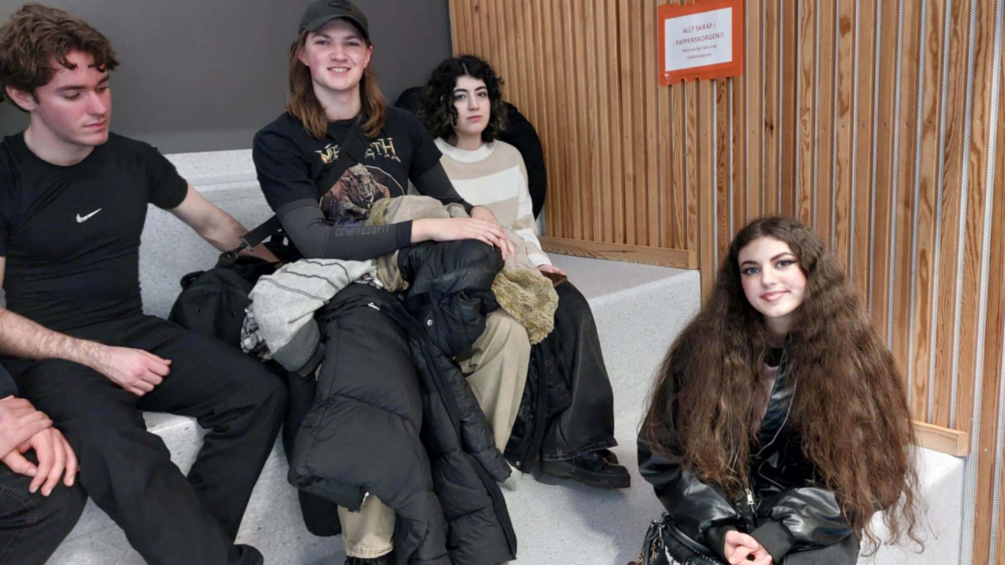 Bilden visar ett gäng glada esteter.