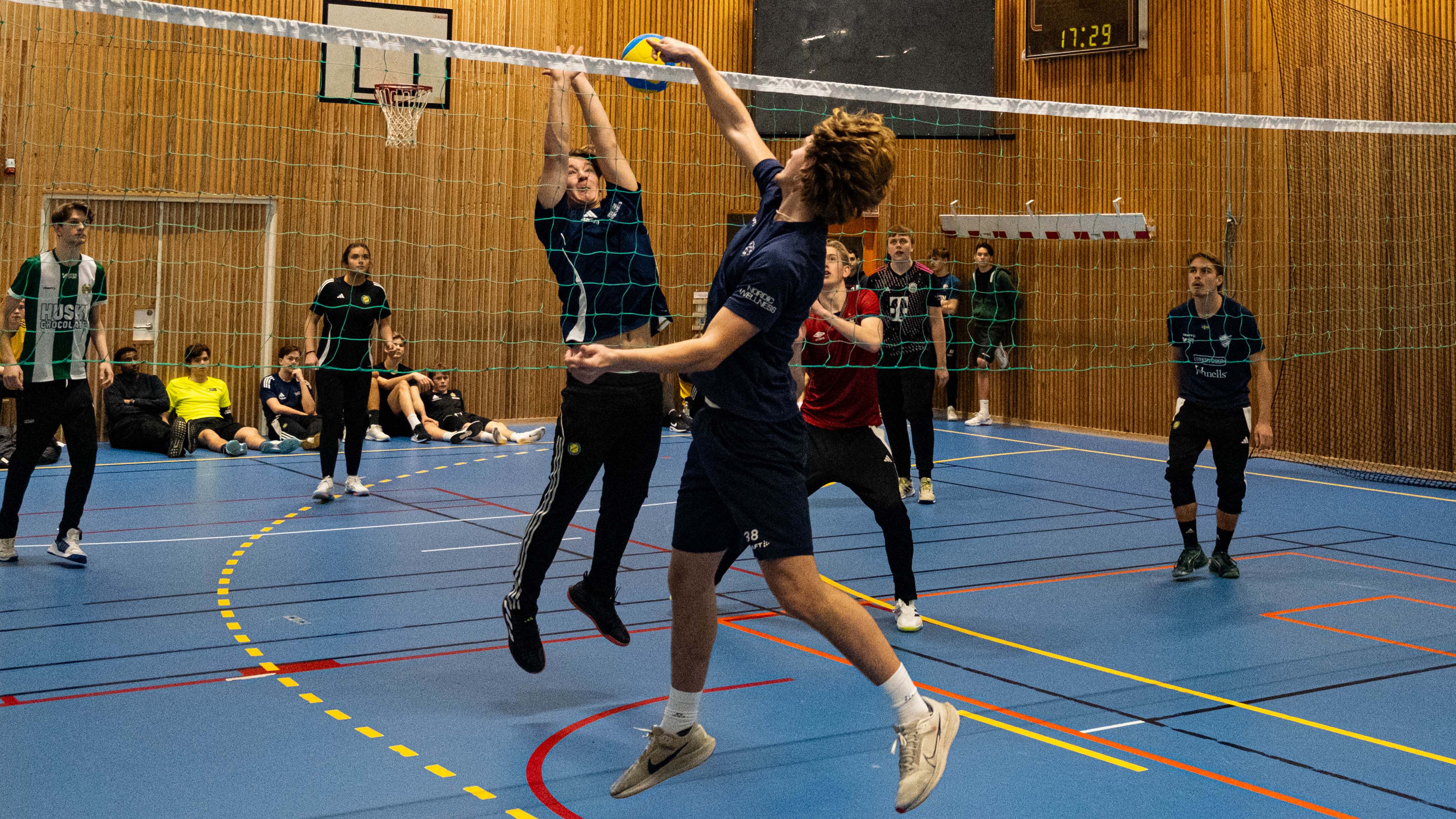 Bilden visar en spännande matchboll.