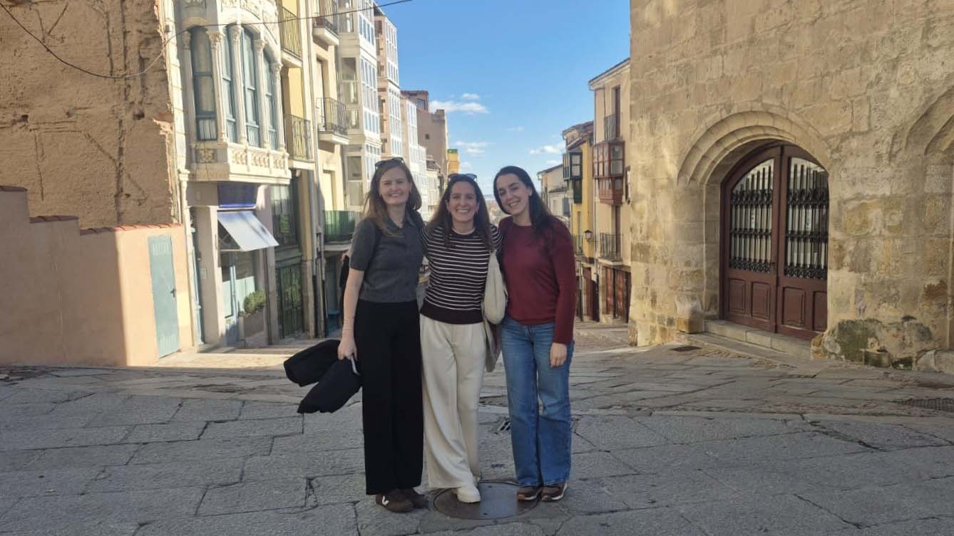 Bilden visar Magdalena tillsammans med spanska kollegor.